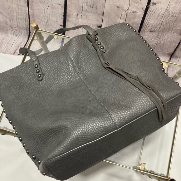 Moda Luxe grey pebbled leather purse - Picture 3 of 13